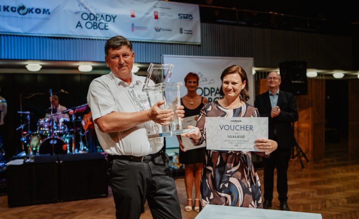 CELOREPUBLIKOVÉ VÍTĚZSTVÍ SOUTĚŽE OBCÍ  V  TŘÍDĚNÍ ODPADŮ