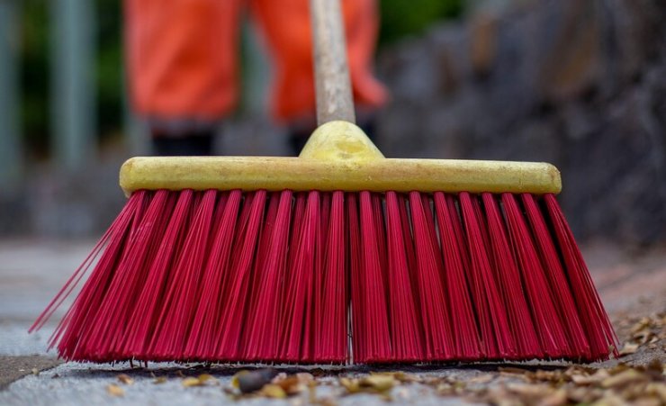 UKLIĎME VELKOU BÍTEŠ