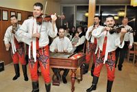 Grajcar plesové_posezení_s_cimbálkou_ořez