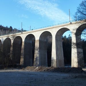 Velký železniční viadukt Kutiny na trati Brno - Havlíčkův Brod (16 km)